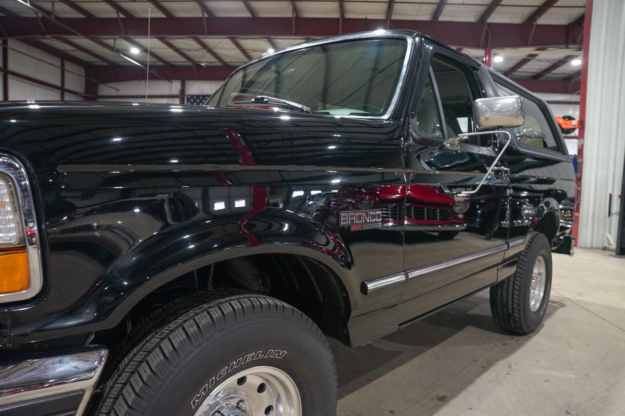 Used 1996 Ford Bronco XLT image 37
