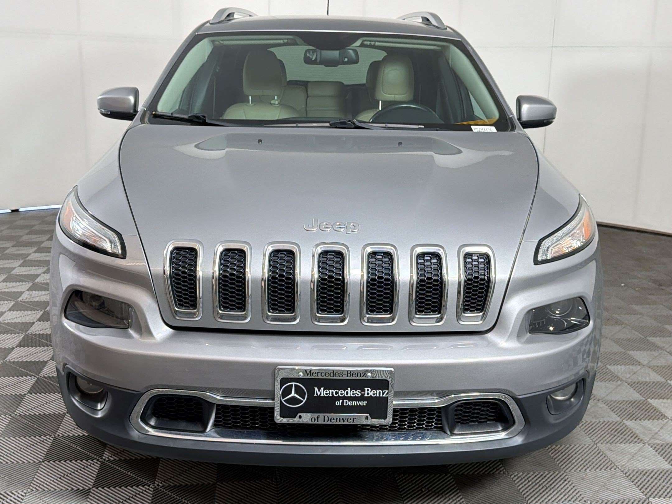 Used 2016 Jeep Cherokee Limited AWD/4WD image 6