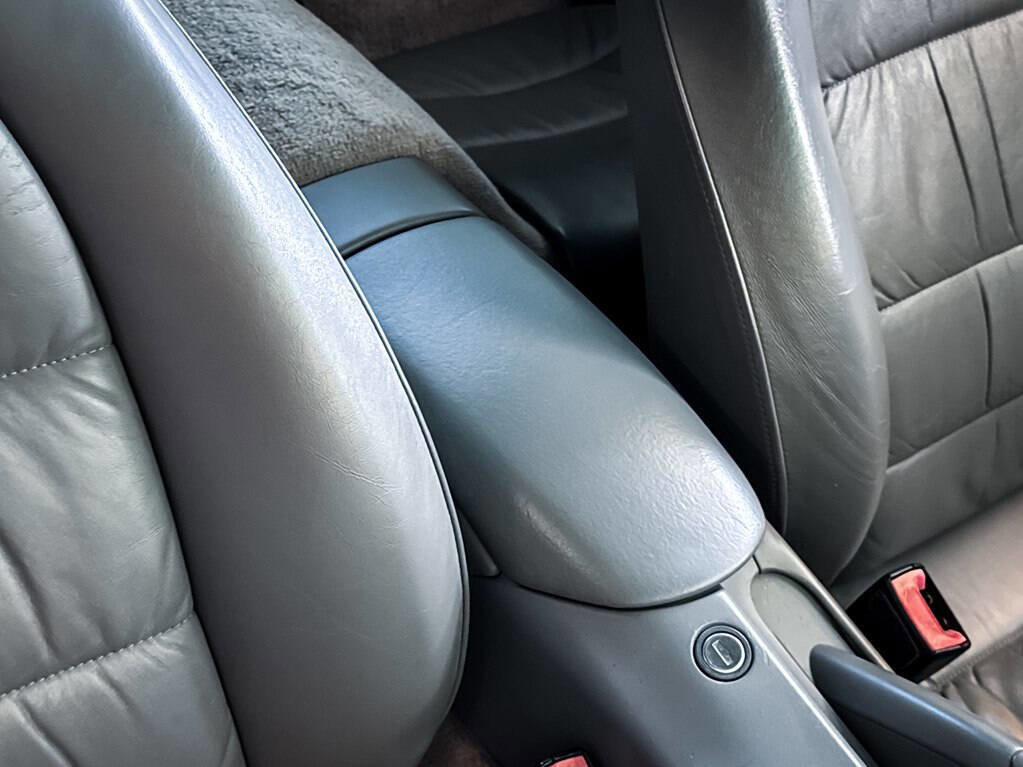 Used 2004 Porsche 911 Turbo image 33