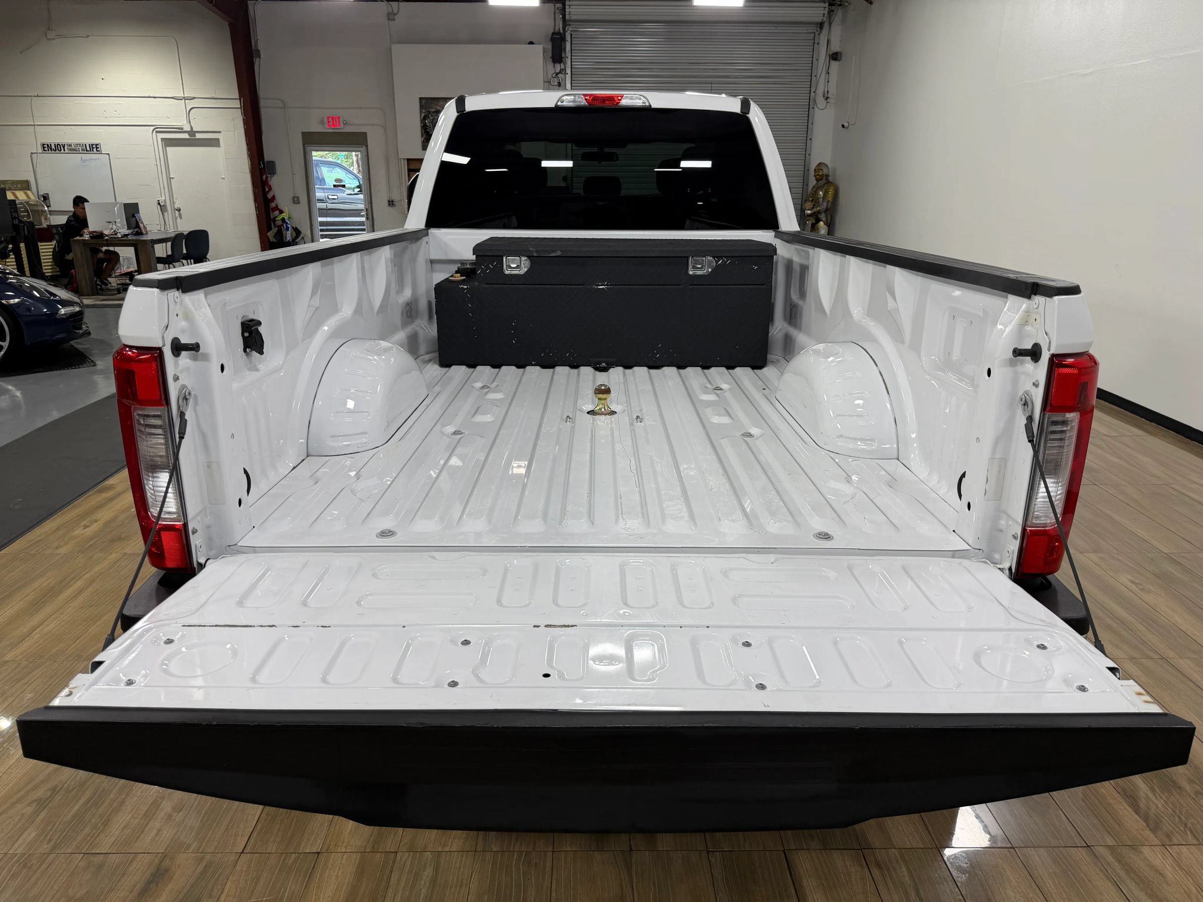 Used 2018 Ford F350 XLT AWD/4WD image 8