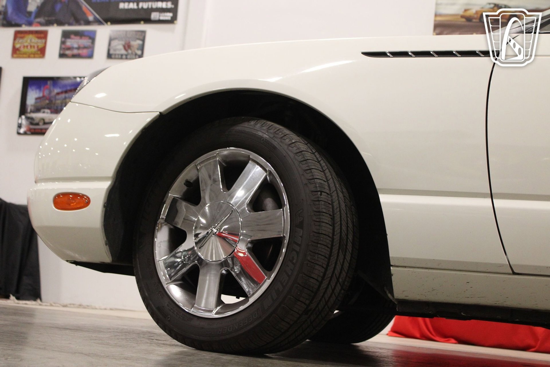 Used 2002 Ford Thunderbird image 39