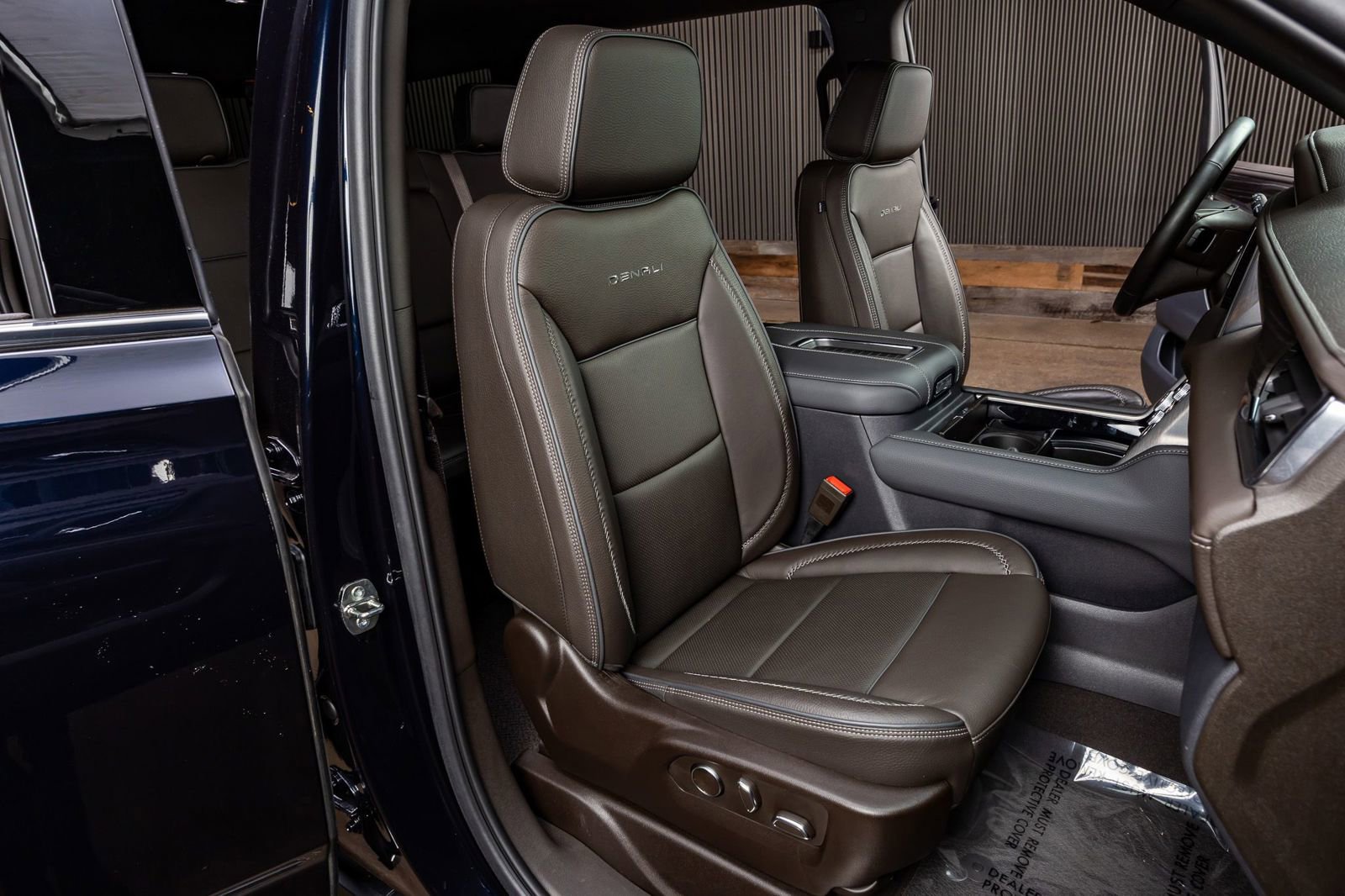 Used 2023 GMC Yukon Denali image 31