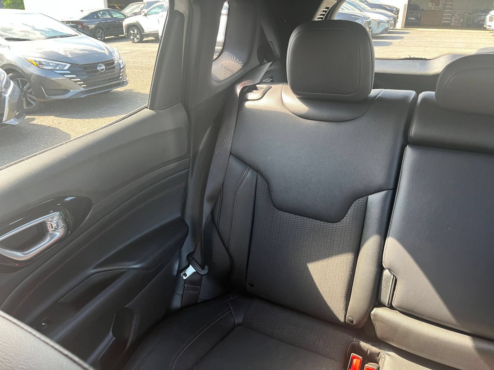Used 2025 Jeep Compass Trailhawk AWD/4WD image 33