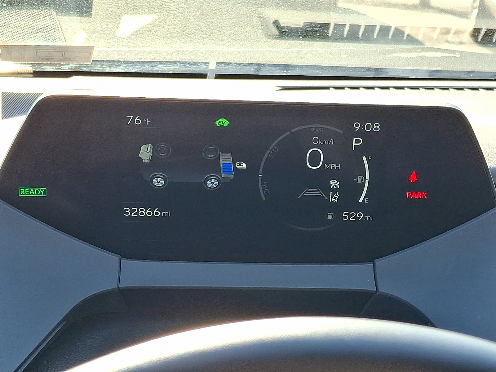 Used 2025 Toyota Prius LE FWD image 21