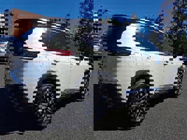 Used 2022 Nissan Rogue SL w/ SL Premium Package image 39