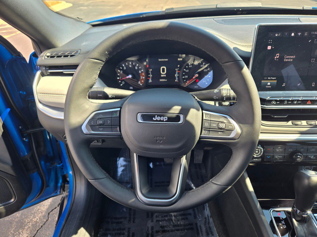 Used 2025 Jeep Compass Limited AWD/4WD image 33