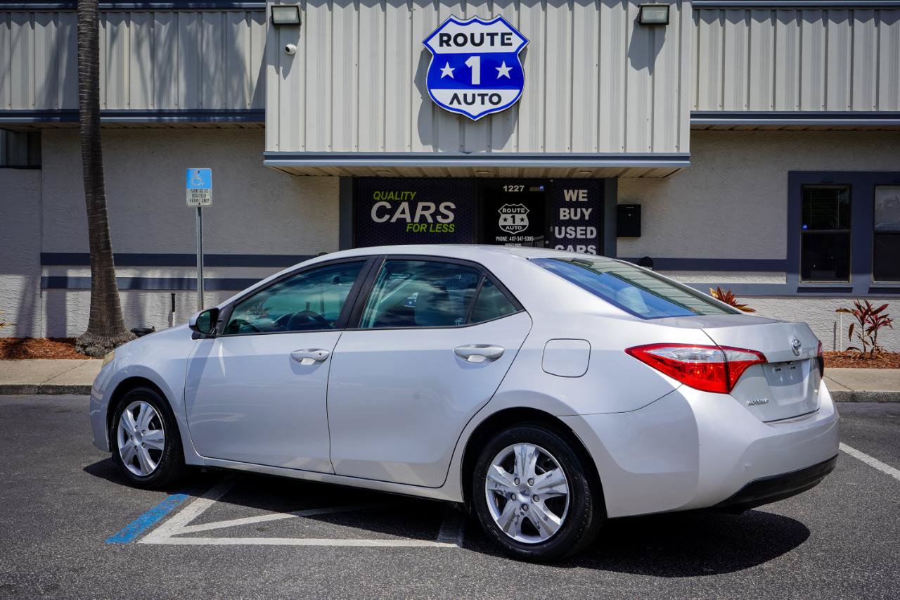 Used 2016 Toyota Corolla LE FWD image 3