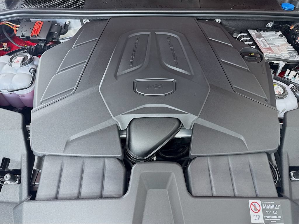 New 2026 Porsche Cayenne E-Hybrid Coupe AWD/4WD image 32