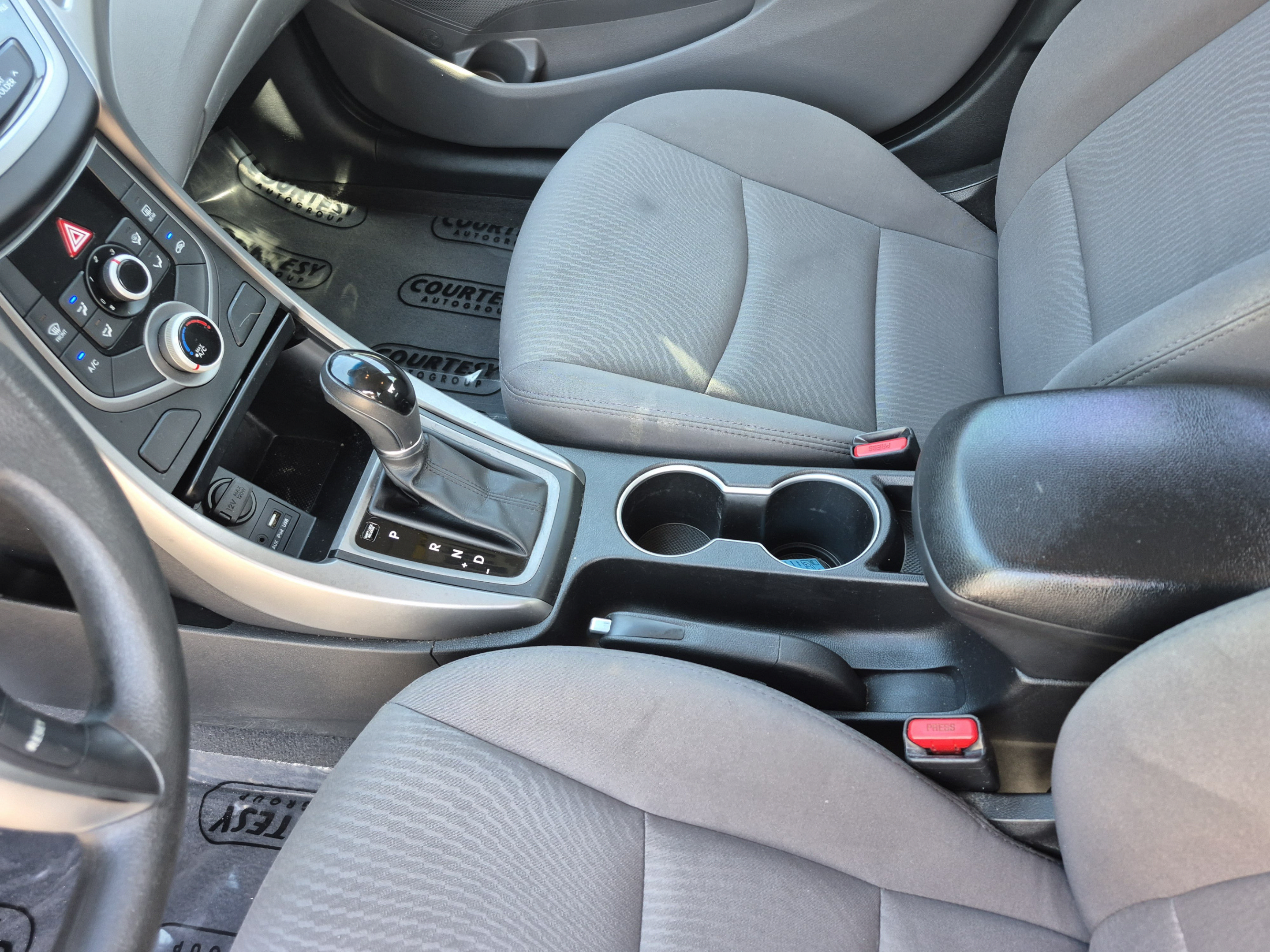 Used 2016 Hyundai Elantra SE FWD image 41