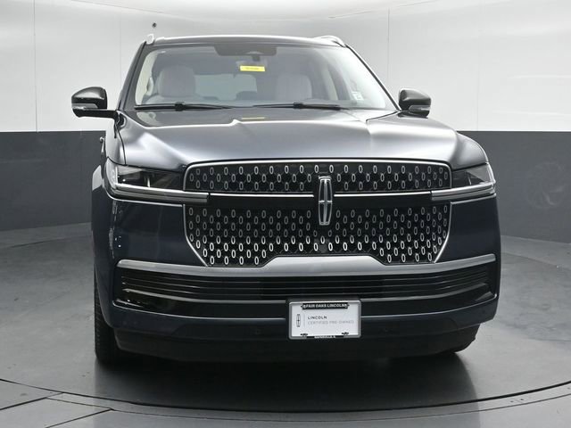 Certified 2025 Lincoln Navigator Reserve AWD/4WD image 2