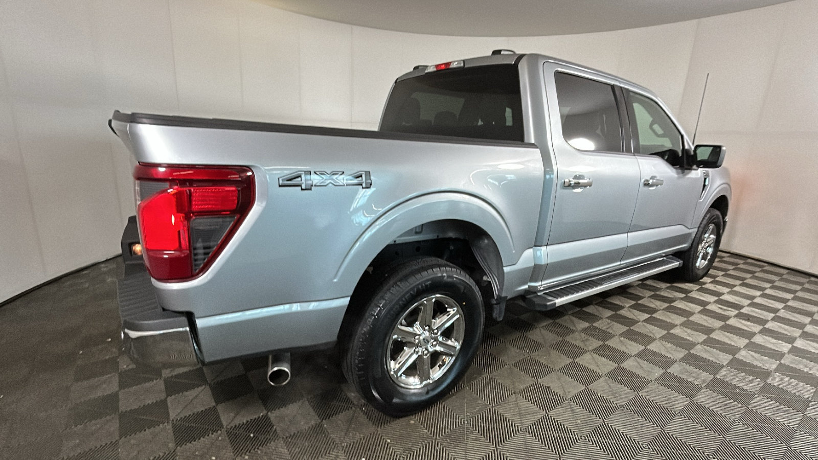 Used 2025 Ford F150 XLT w/ Equipment Group 301A Standard AWD/4WD image 3