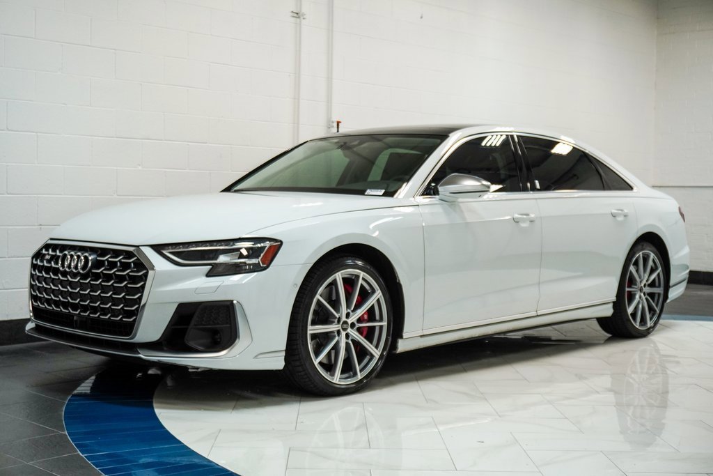 Used 2023 Audi S8 image 4