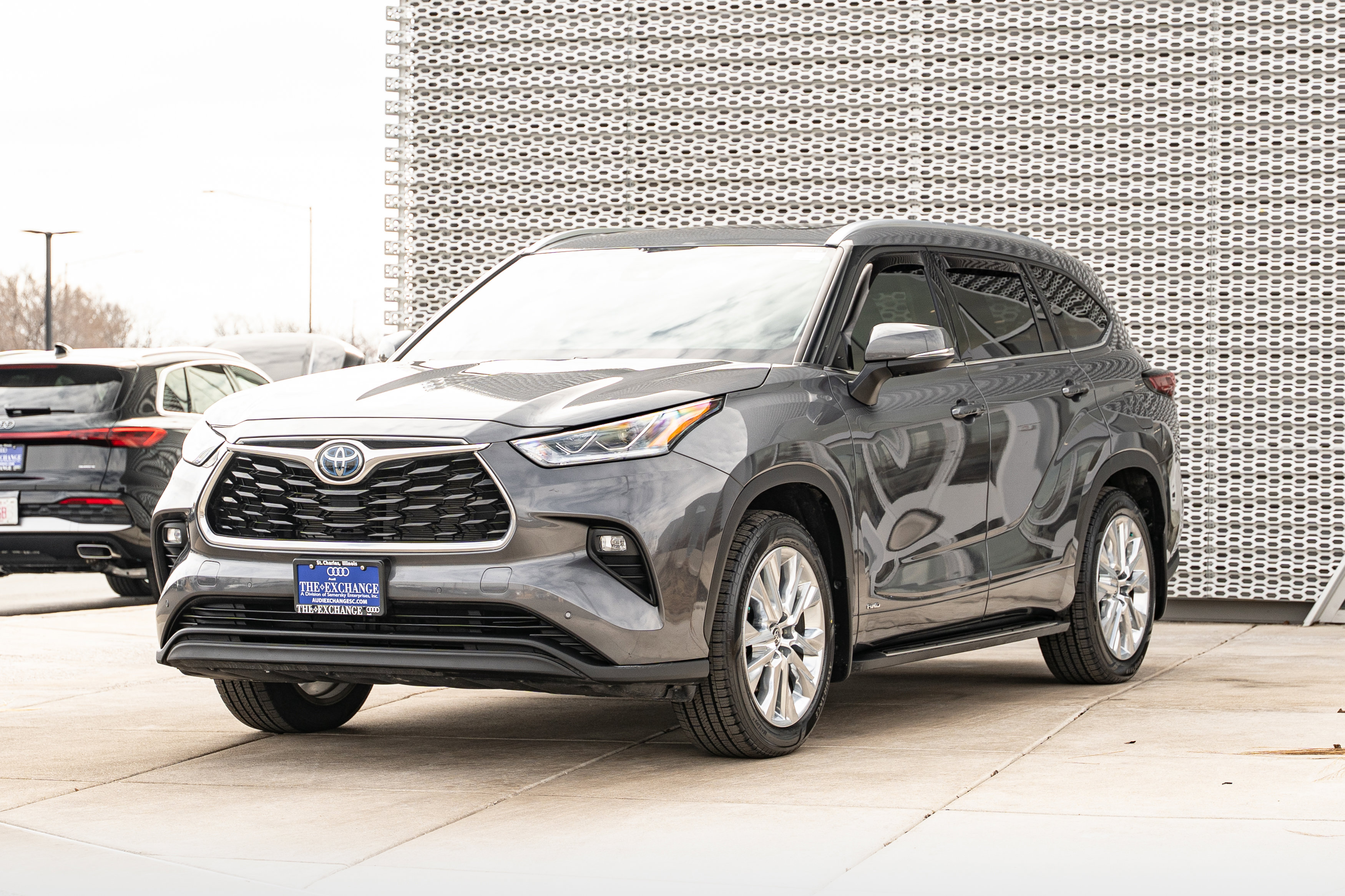 Used 2023 Toyota Highlander Limited image 7