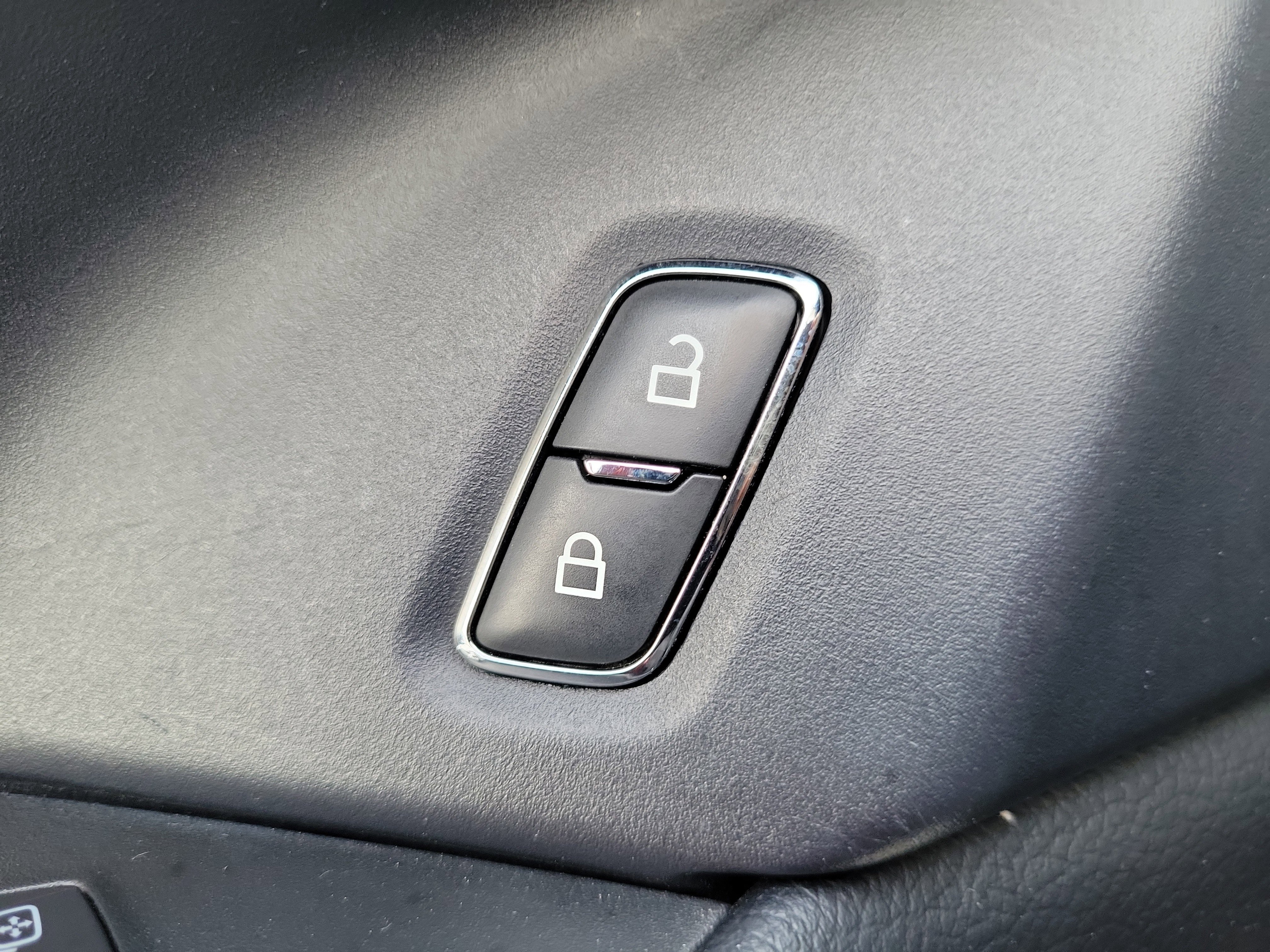 Used 2020 Ford Expedition XLT w/ Equipment Group 201A AWD/4WD image 24