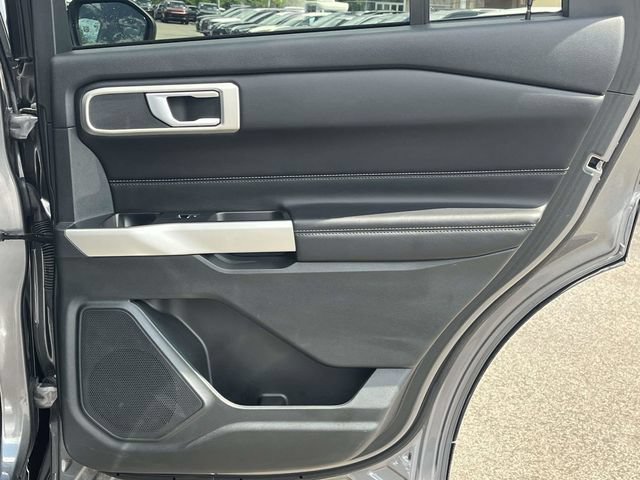 Used 2023 Ford Explorer XLT w/ Equipment Group 202A AWD/4WD image 23