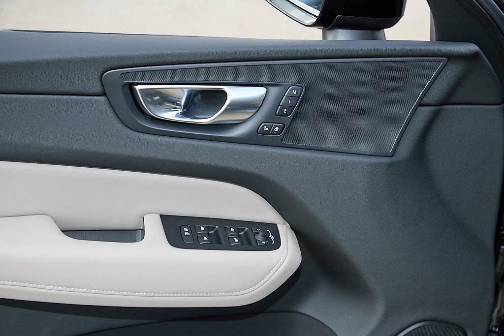 New 2026 Volvo XC60 B5 Plus w/ Protection Package Premier image 11