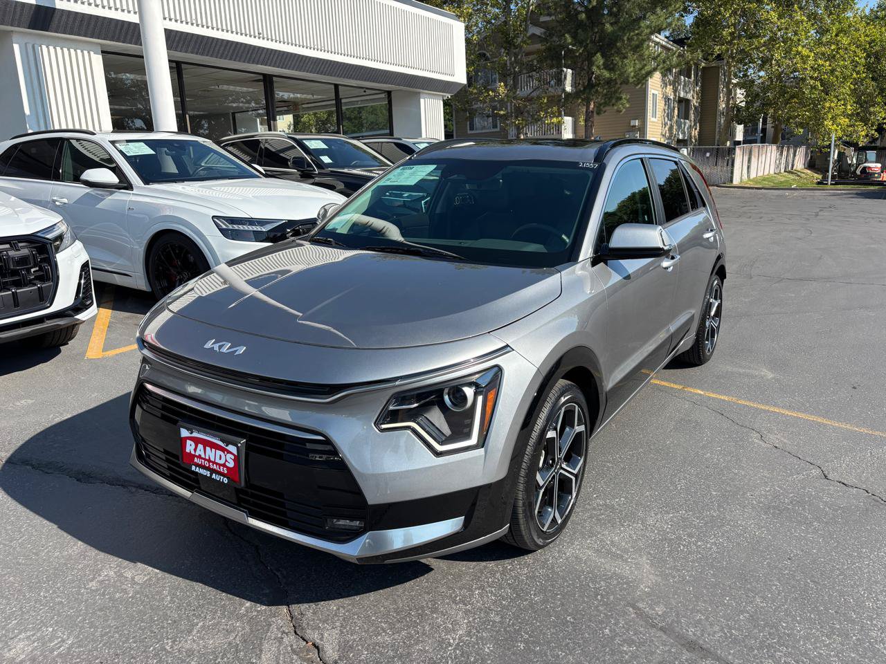 Used 2024 Kia Niro EX Touring FWD image 17