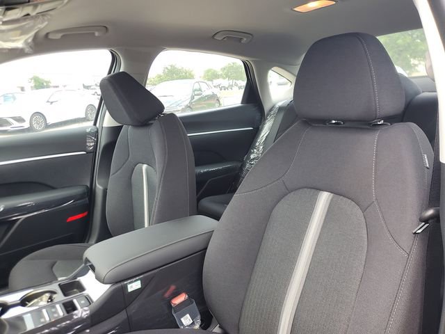Used 2025 Hyundai Sonata SE image 12