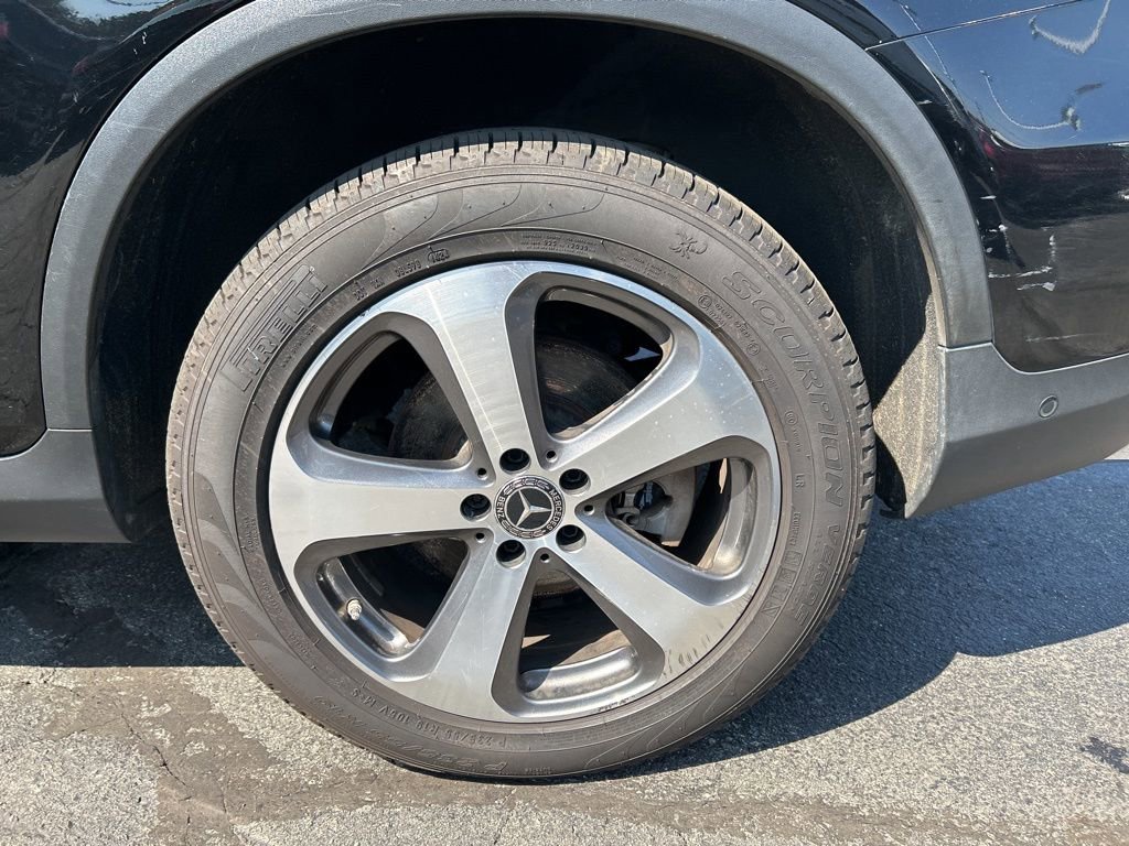 Used 2018 Mercedes-Benz GLC 300 4MATIC image 11