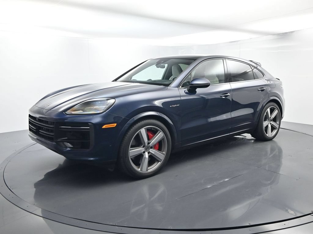 Certified 2025 Porsche Cayenne Turbo AWD/4WD image 1