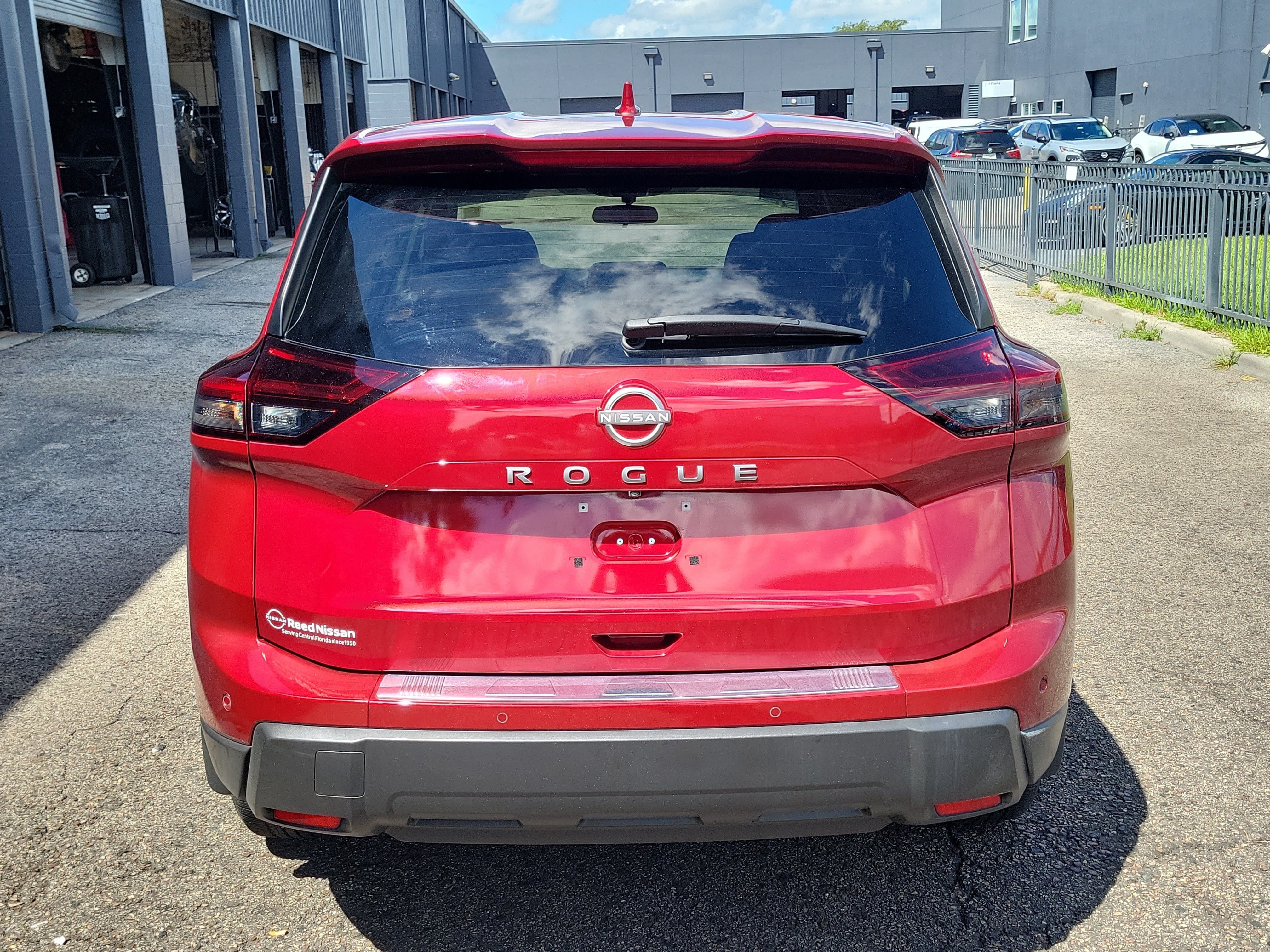Certified 2026 Nissan Rogue SV FWD image 5