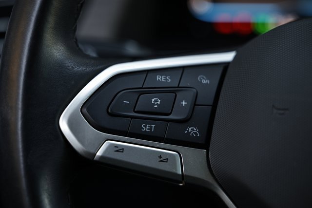 Used 2024 Volkswagen Atlas SEL Premium R-Line image 33