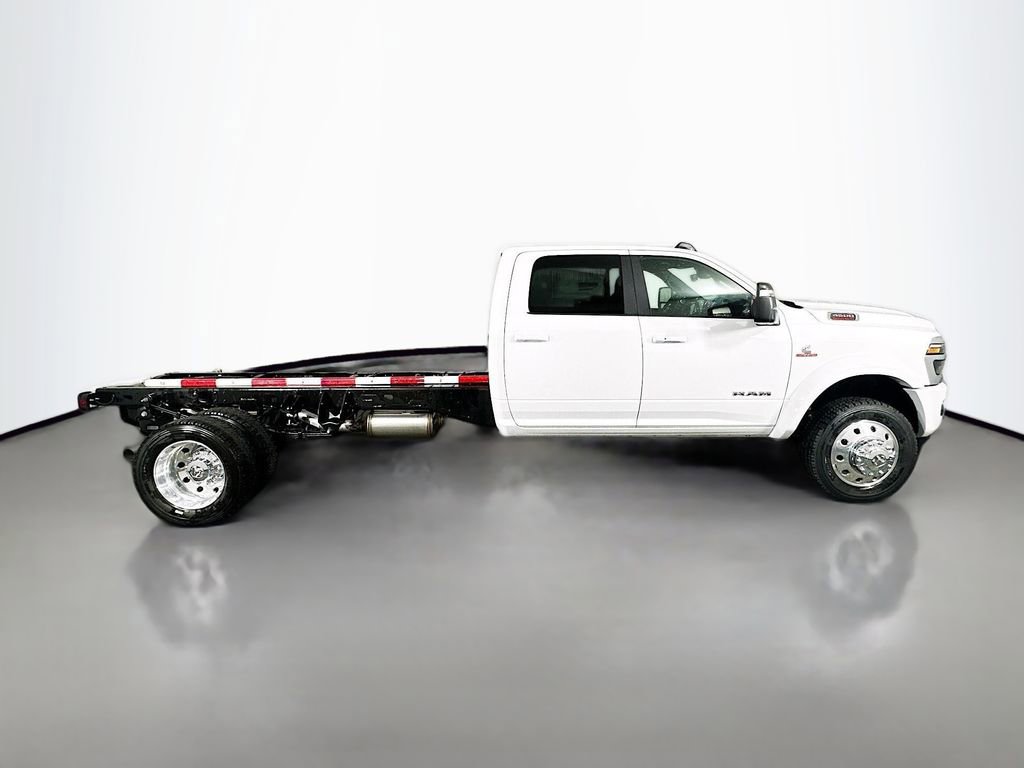 New 2026 RAM 4500 4x4 Crew Cab DRW w/ Laramie Trim Package image 8