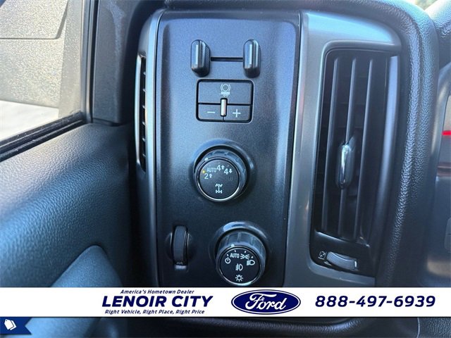 Used 2018 Chevrolet Silverado 1500 LT w/ All Star Edition image 19