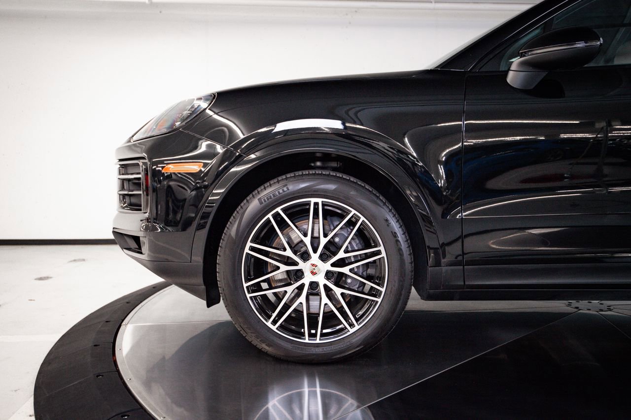 Certified 2024 Porsche Cayenne Coupe image 11