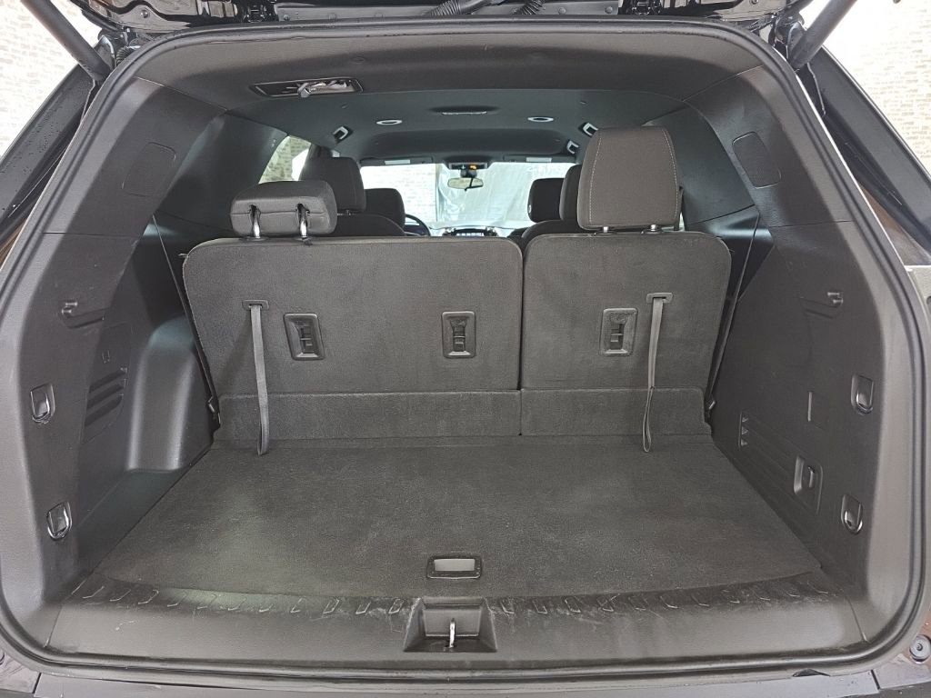 Used 2023 Chevrolet Traverse LT image 11