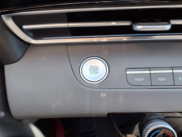Used 2025 Hyundai Elantra SEL FWD image 58