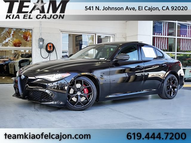 Used 2019 Alfa Romeo Giulia w/ Quick Order Package 22K Sport RWD image 2
