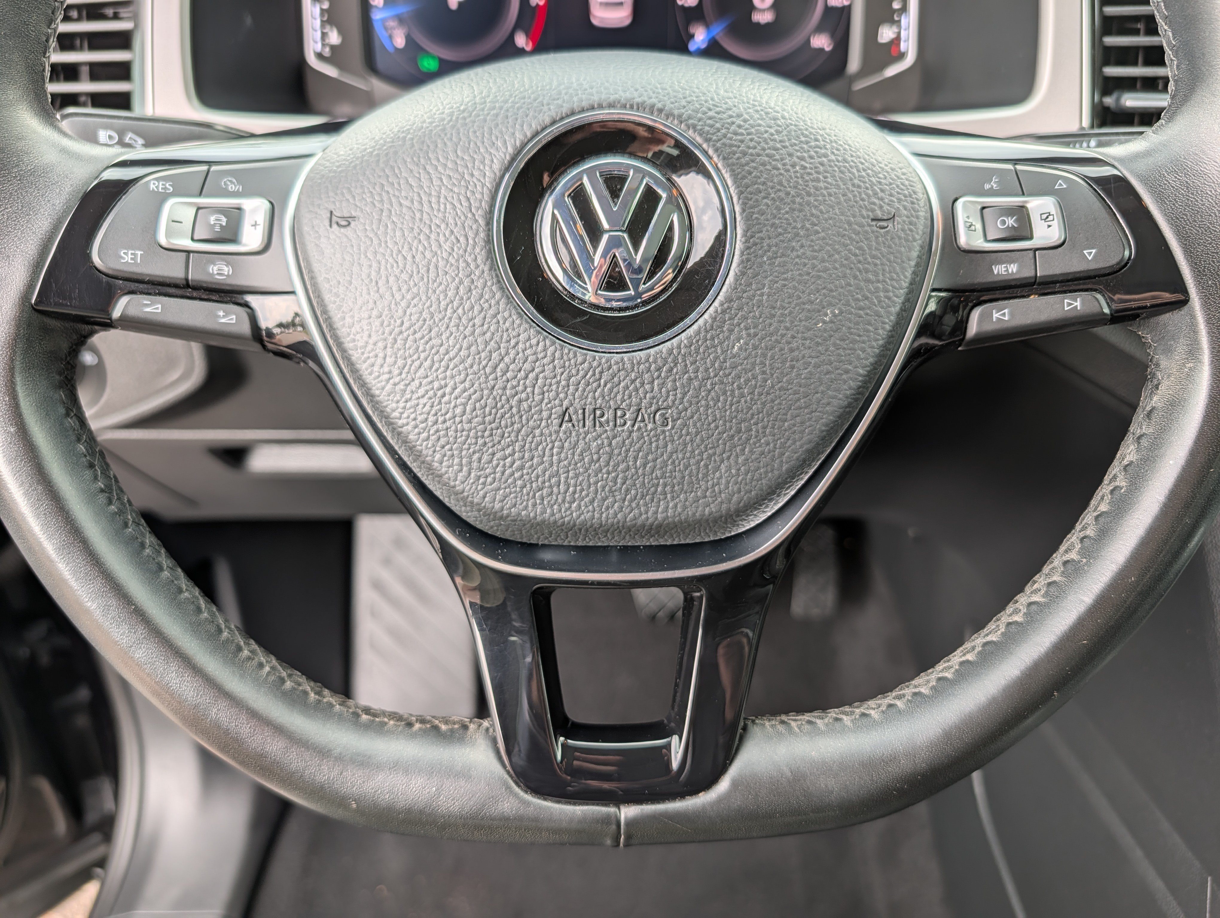 Used 2019 Volkswagen Atlas SEL AWD/4WD image 25