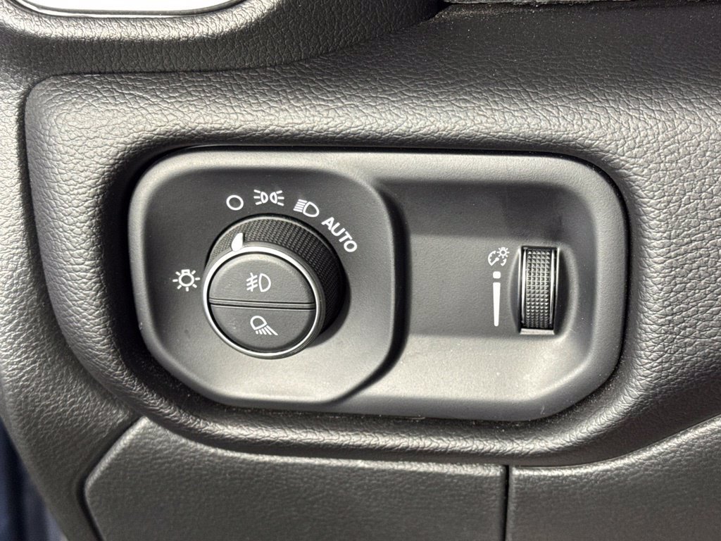 Certified 2025 RAM 2500 Big Horn AWD/4WD image 25
