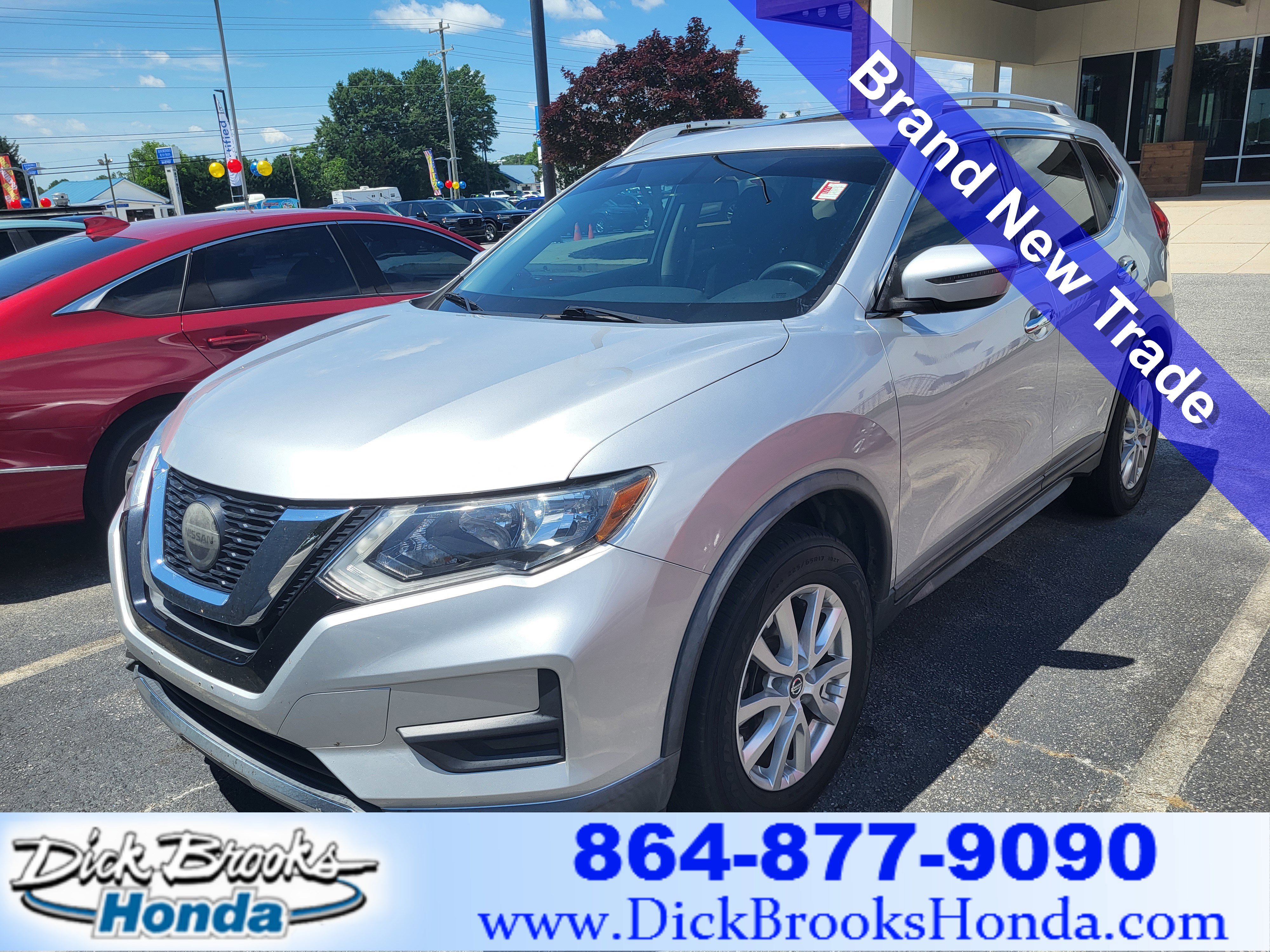 Used 2018 Nissan Rogue SV AWD/4WD image 1