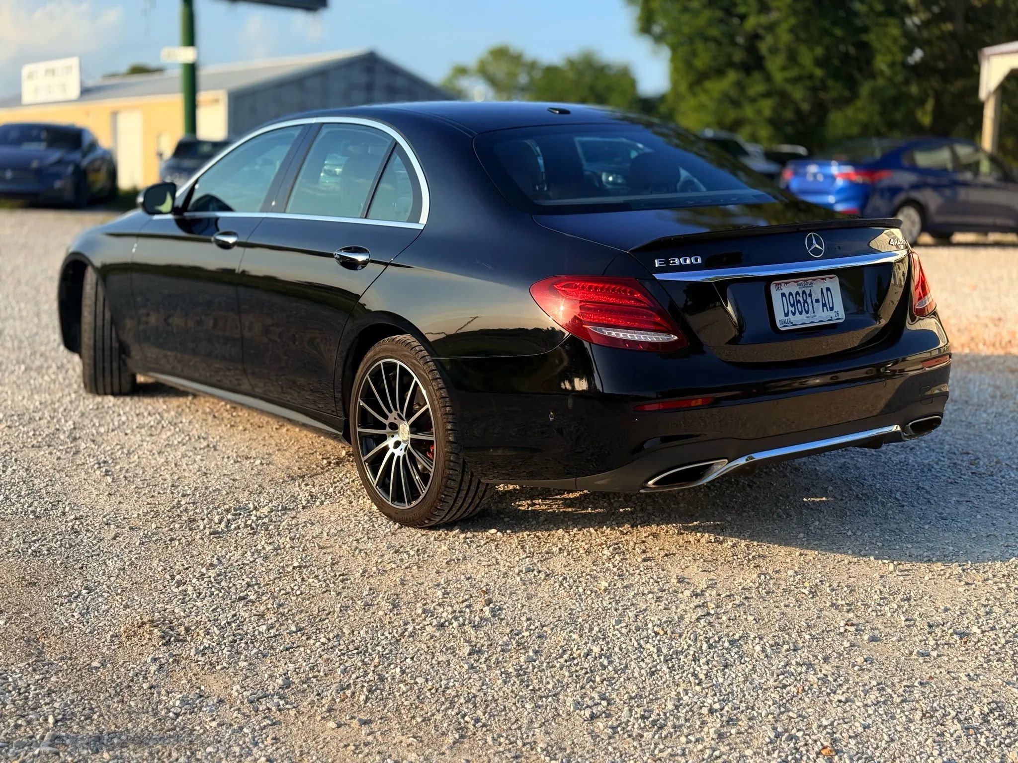 Used 2017 Mercedes-Benz E 300 4MATIC image 3