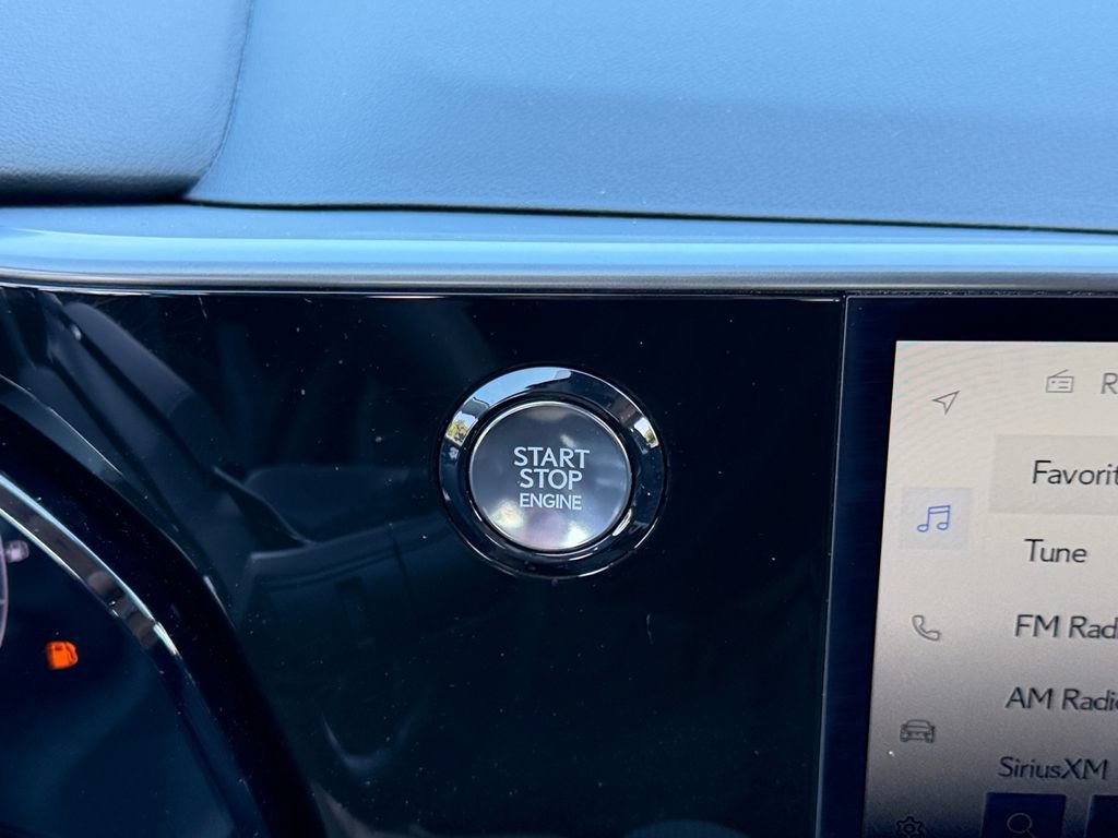Certified 2025 Lexus NX 250 FWD w/ Accessory Package (2T) image 31