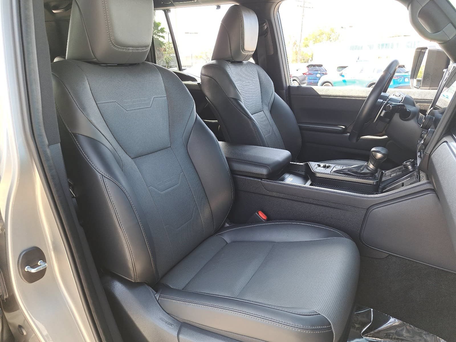 Used 2024 Lexus GX 550 w/ Accessory Package (2T) AWD/4WD image 10