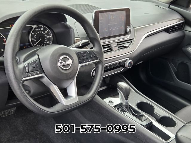 Used 2025 Nissan Altima 2.5 SV FWD image 8