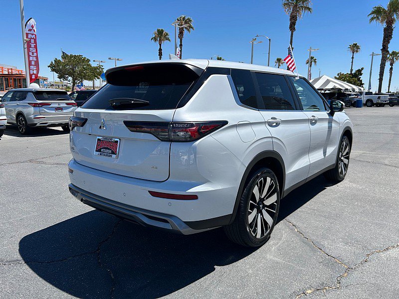 New 2026 Mitsubishi Outlander SE FWD image 3