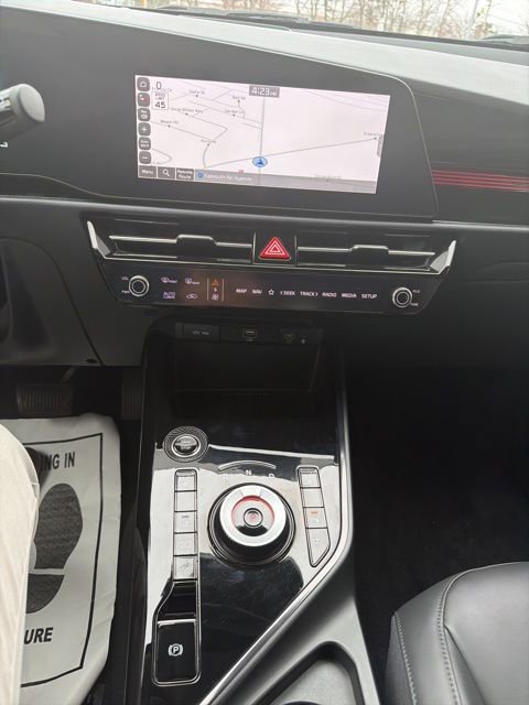 Used 2023 Kia Niro EX w/ EX Cold Weather Package FWD image 16