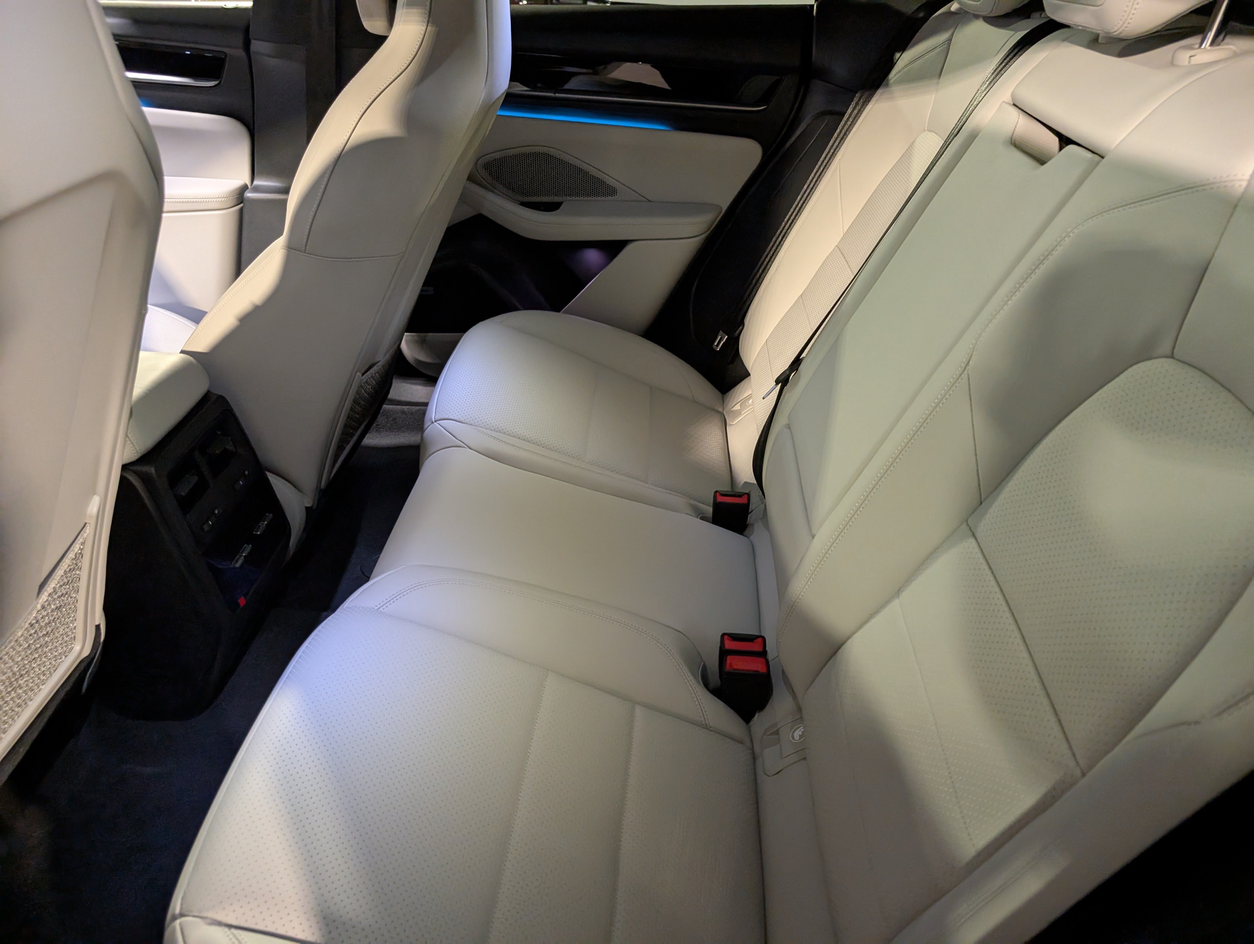 New 2026 Porsche Macan 4 Electric AWD/4WD image 24