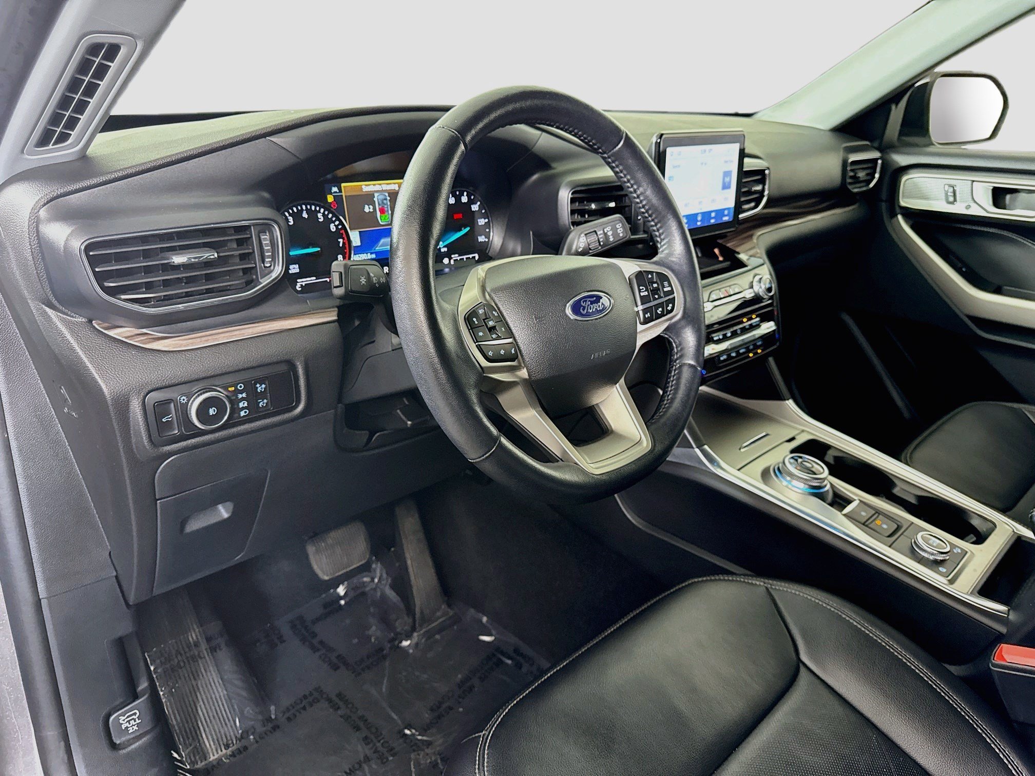 Used 2023 Ford Explorer Limited AWD/4WD image 23