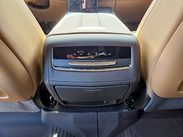 New 2026 Cadillac Escalade Luxury w/ Touring Package AWD/4WD image 11