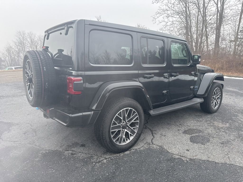 Used 2023 Jeep Wrangler Unlimited Sahara image 4