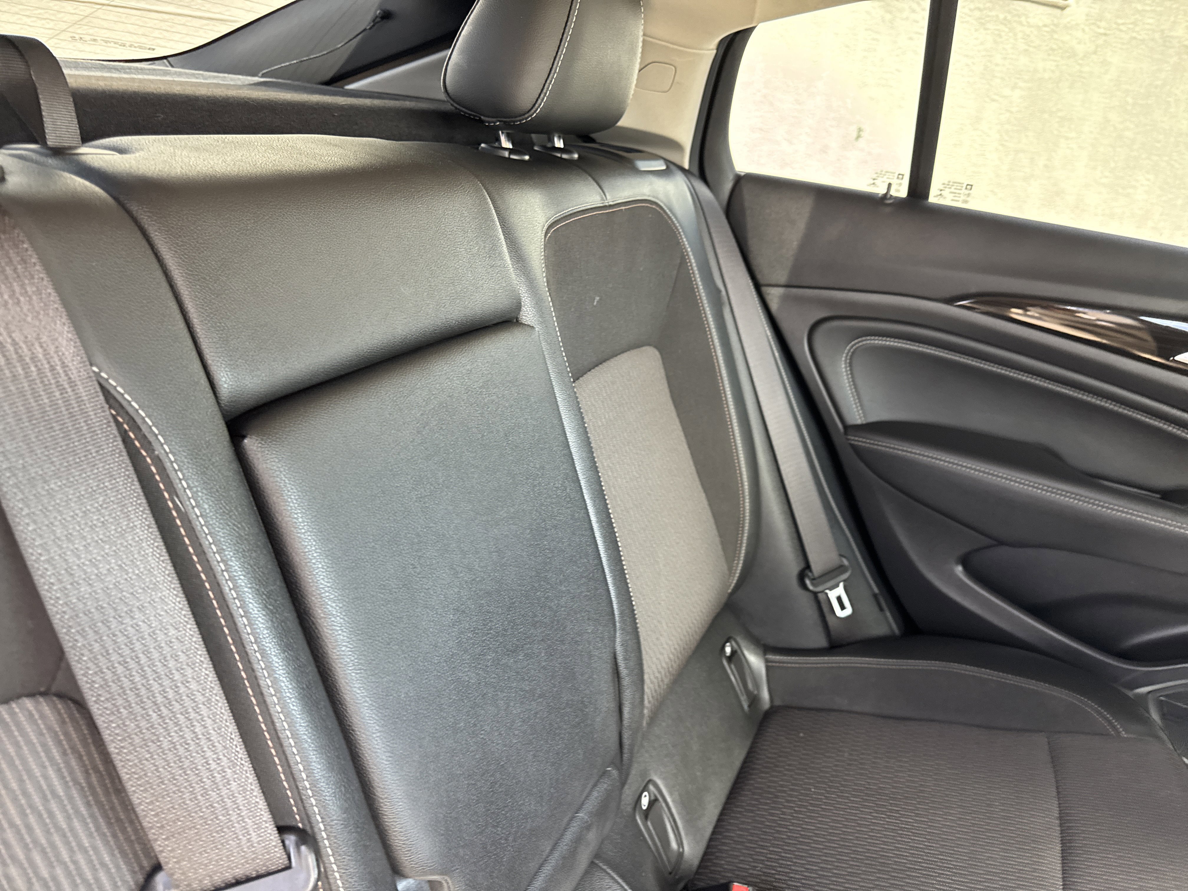 Used 2018 Buick Regal Preferred image 11