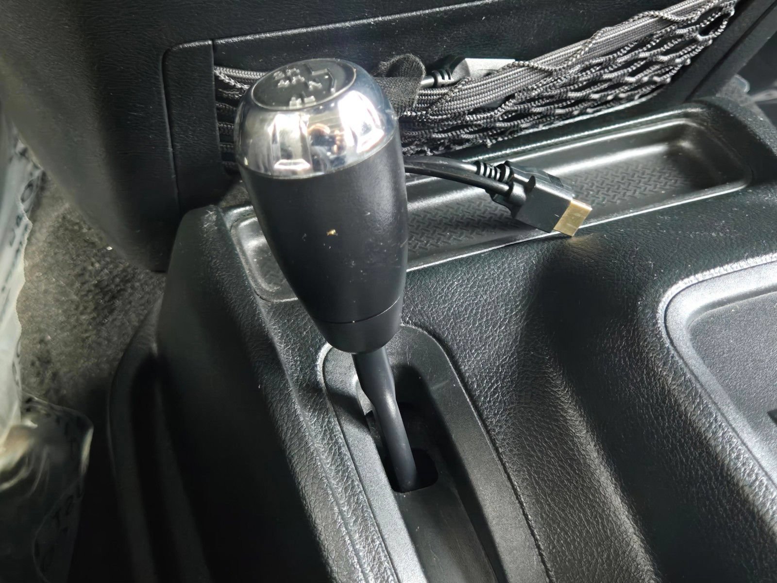 Used 2018 Jeep Wrangler Unlimited Sahara AWD/4WD image 23