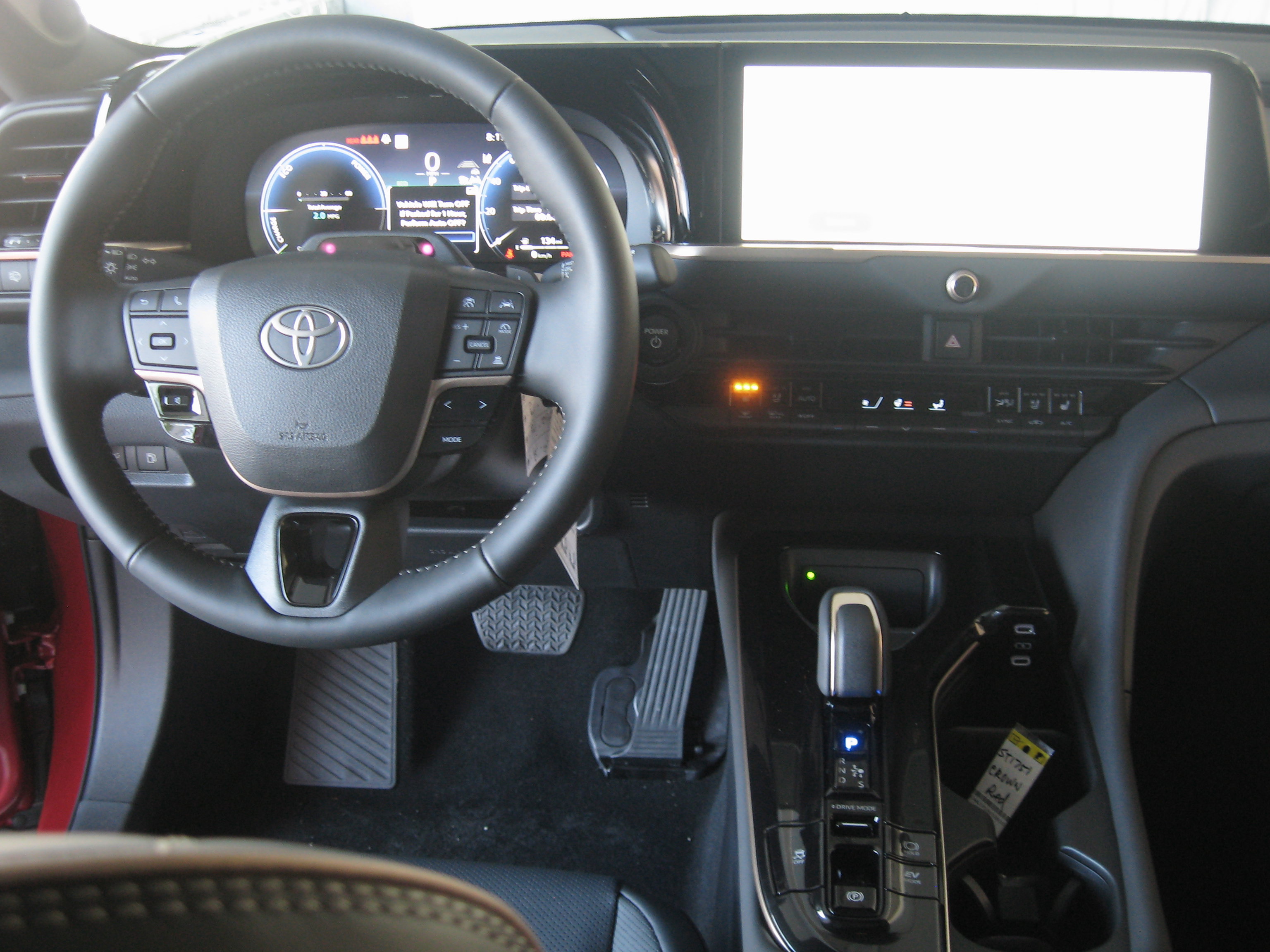 New 2025 Toyota Crown Signia image 2