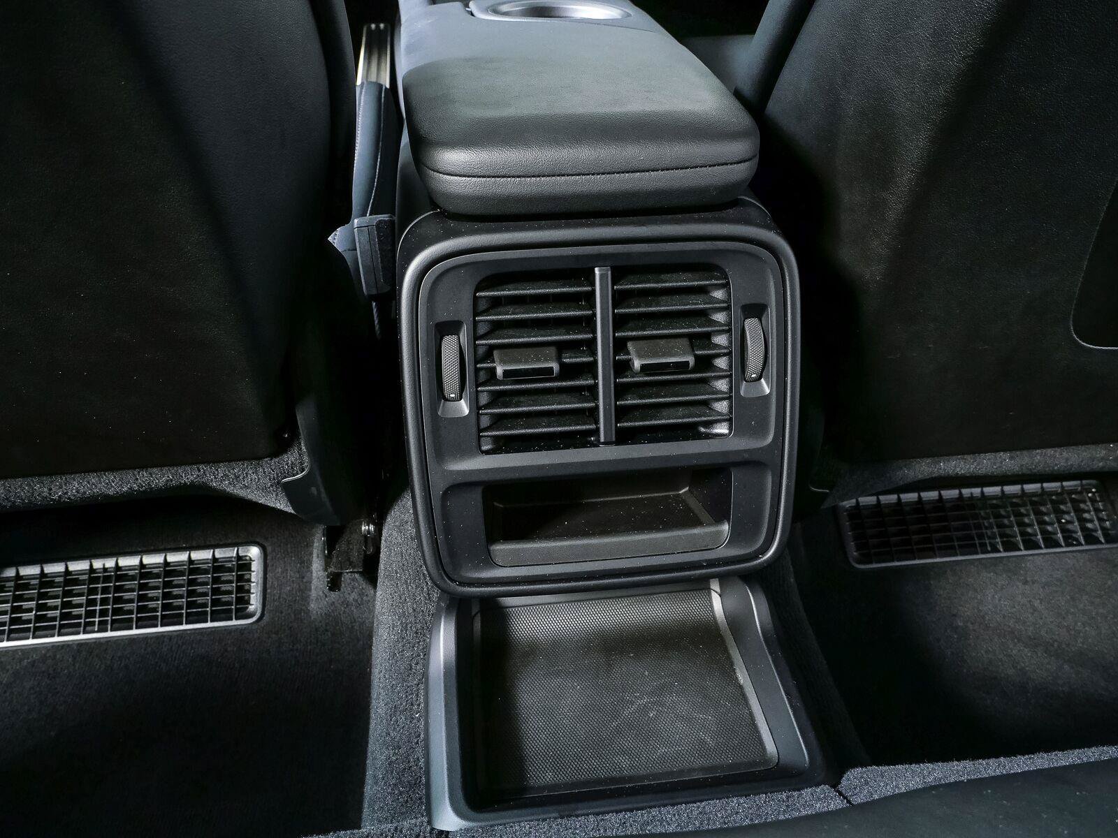 Certified 2025 Porsche Taycan AWD/4WD image 21