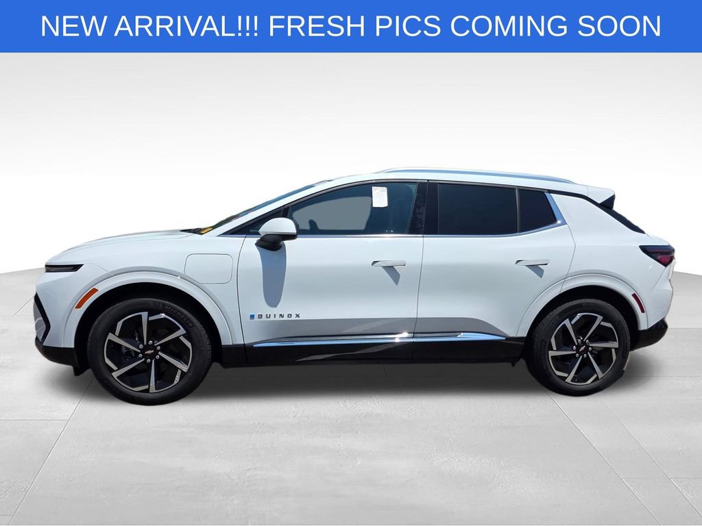 Used 2024 Chevrolet Equinox EV LT FWD image 3